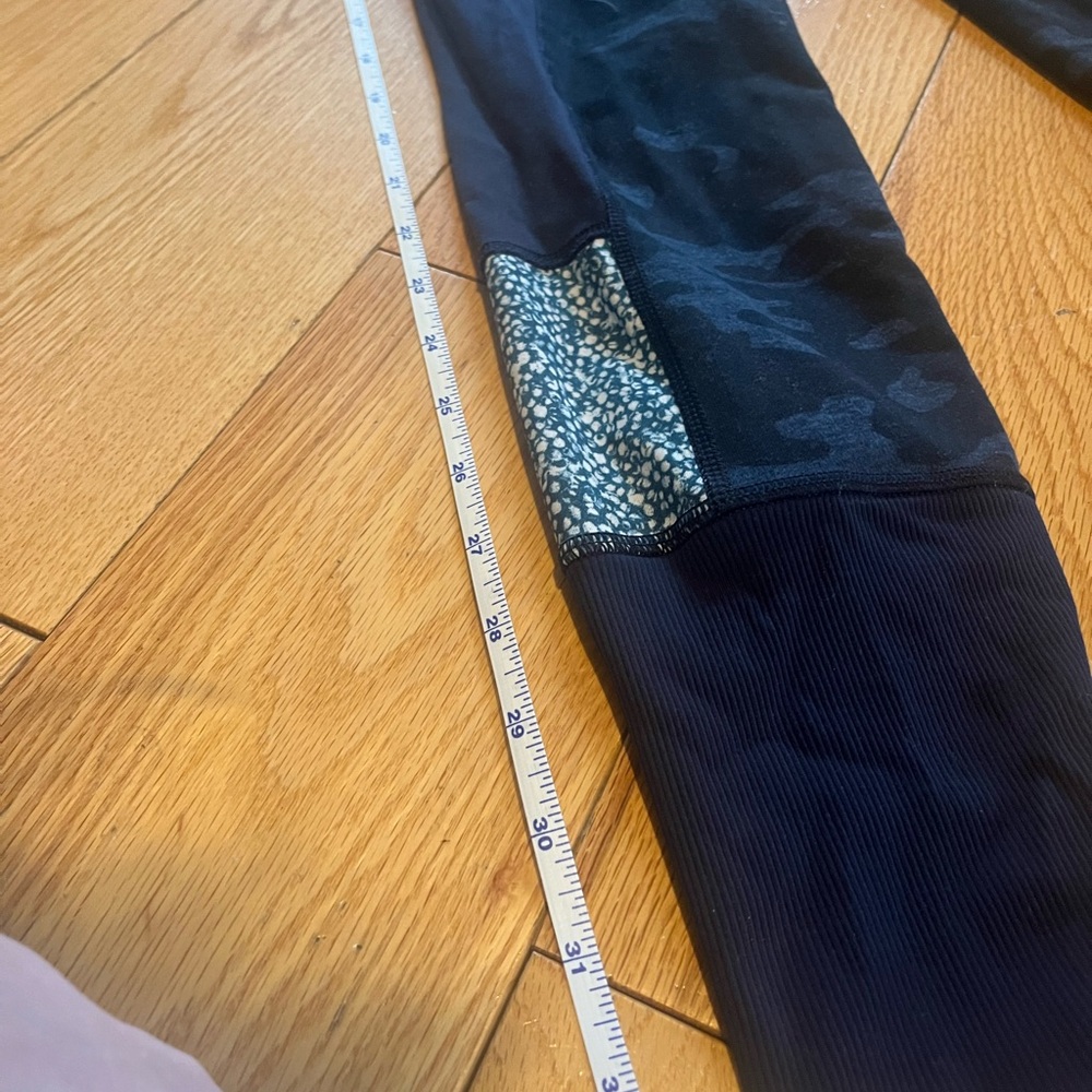 Lululemon leggings - Picture 4 of 5